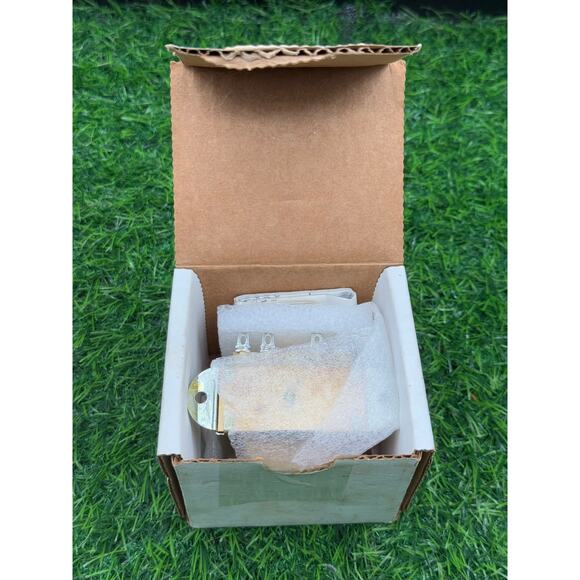 Hammond 186D28 Transformer-115/230VAC, 30VA, 28V C.T.@1.07A,186 Series - Picture 5 of 8